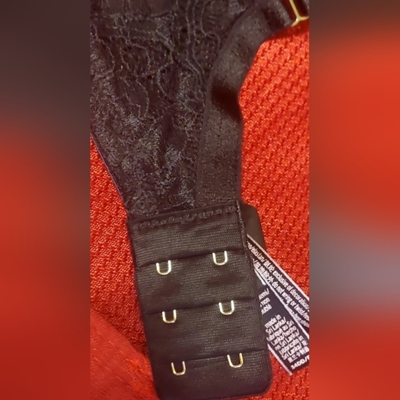 VICTORIA'S secret black very sexy  unlined bras in excellent condition size 34DD - Picture 16 of 16